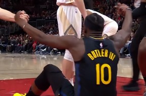 九游 - 巴特勒回归赛场，绝杀首场状态亮眼，德国队观众沸腾！